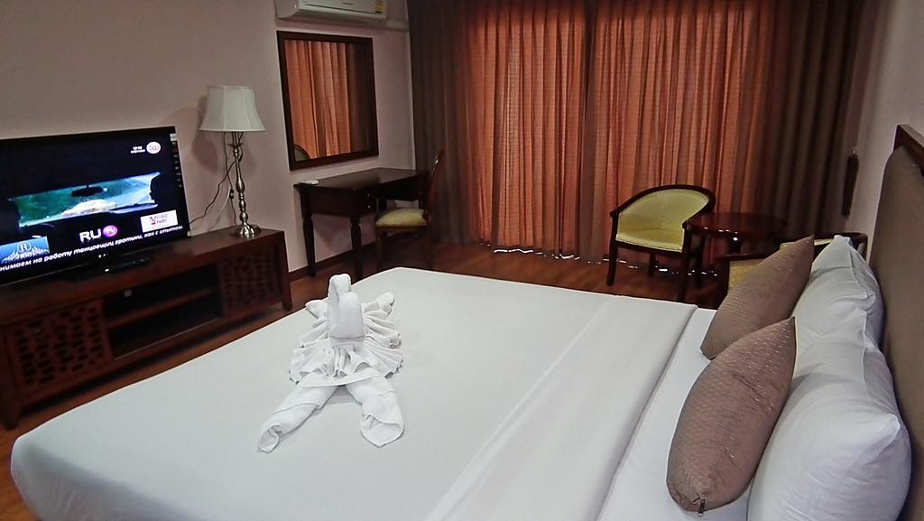 Abricole At Pattaya Hill Apartment Exterior photo