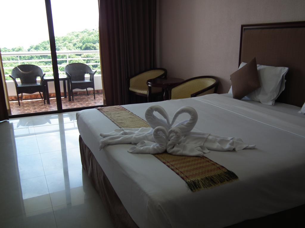 Abricole At Pattaya Hill Apartment Exterior photo