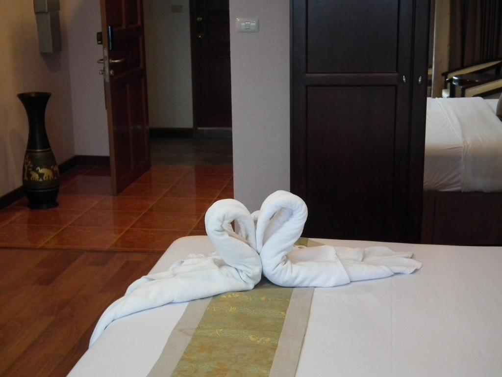 Abricole At Pattaya Hill Apartment Exterior photo