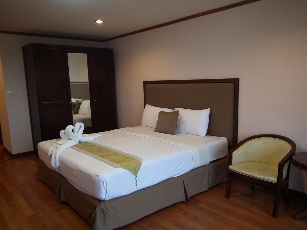 Abricole At Pattaya Hill Apartment Exterior photo