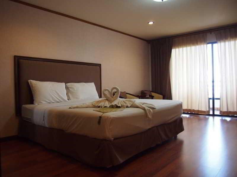 Abricole At Pattaya Hill Apartment Exterior photo