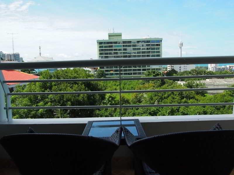 Abricole At Pattaya Hill Apartment Exterior photo