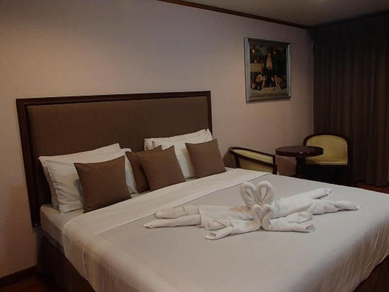 Abricole At Pattaya Hill Apartment Exterior photo