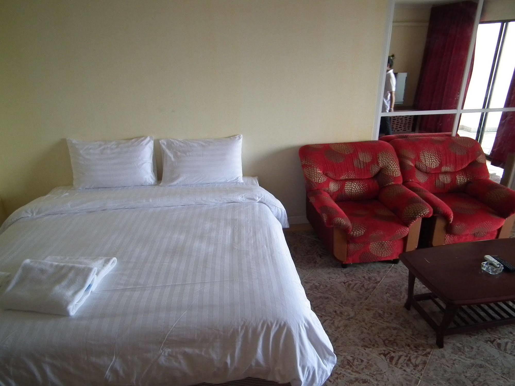 Abricole At Pattaya Hill Apartment Exterior photo