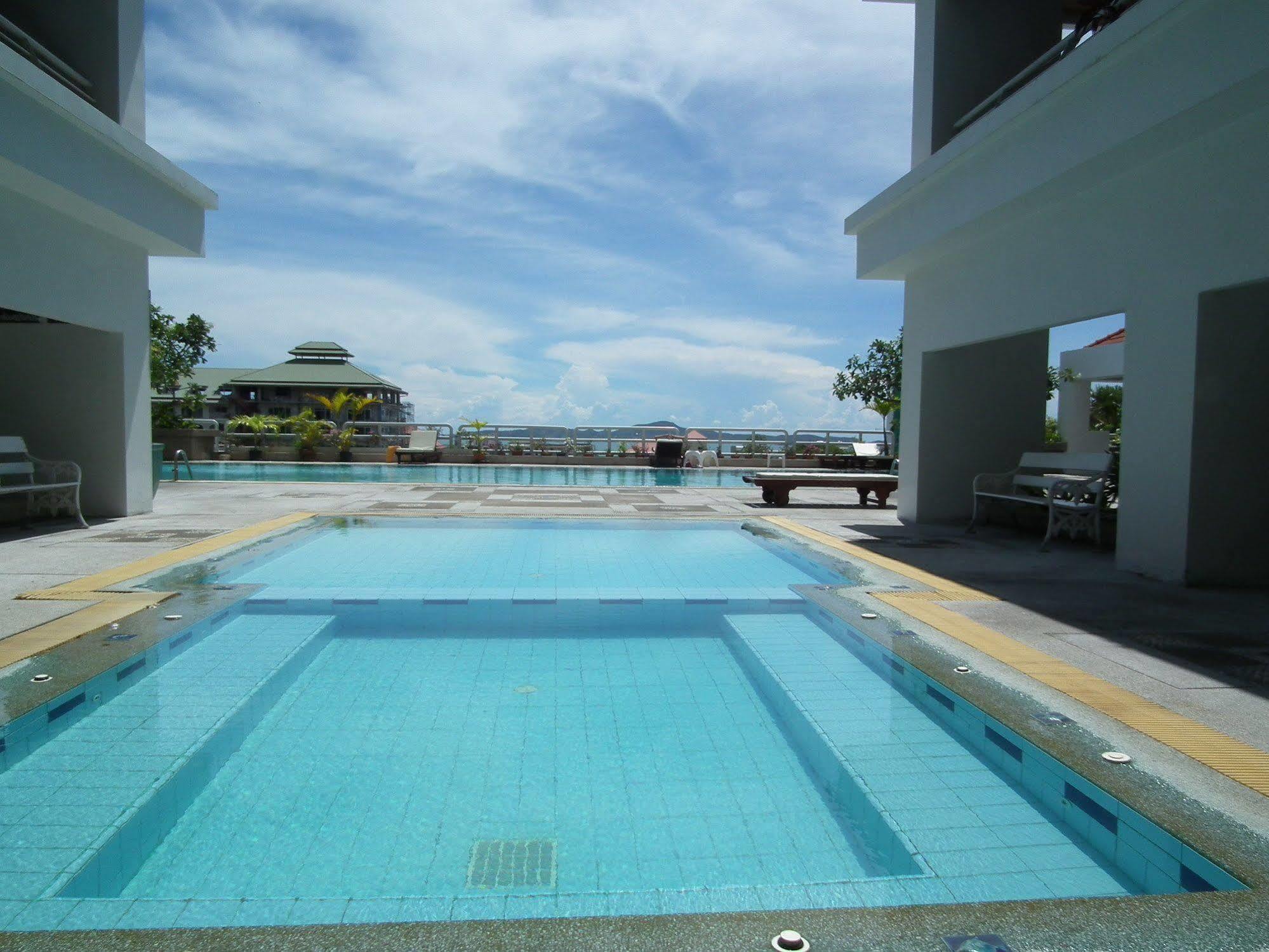 Abricole At Pattaya Hill Apartment Exterior photo