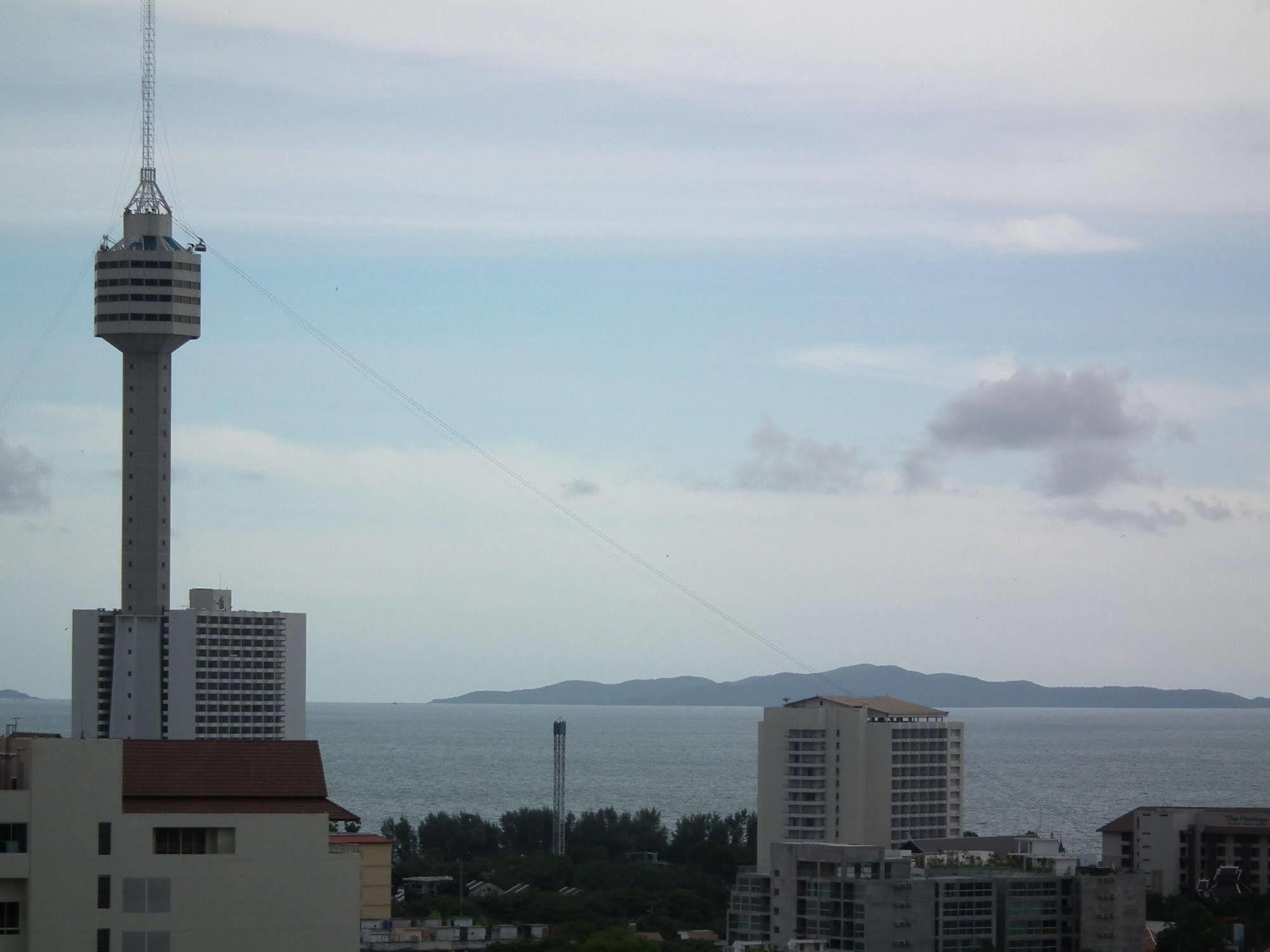 Abricole At Pattaya Hill Apartment Exterior photo